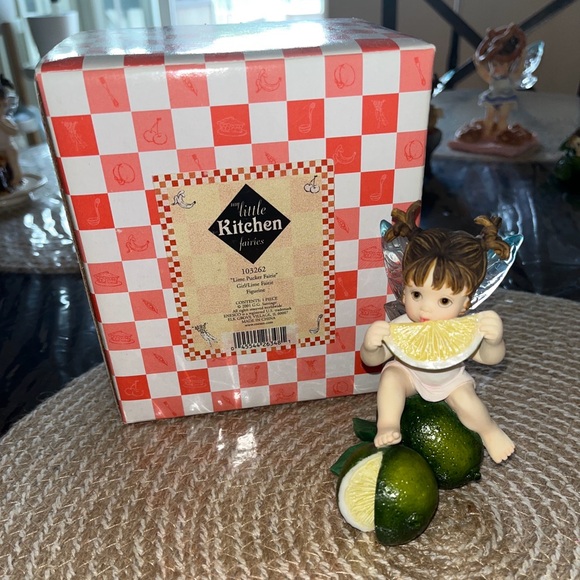 2001 Enesco "Lime Pucker Fairie"
Girl/Lime Fairie - Picture 1 of 9